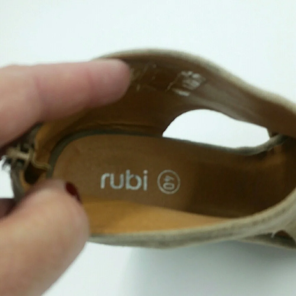 RUBI l Peep Toe Platform Wedge